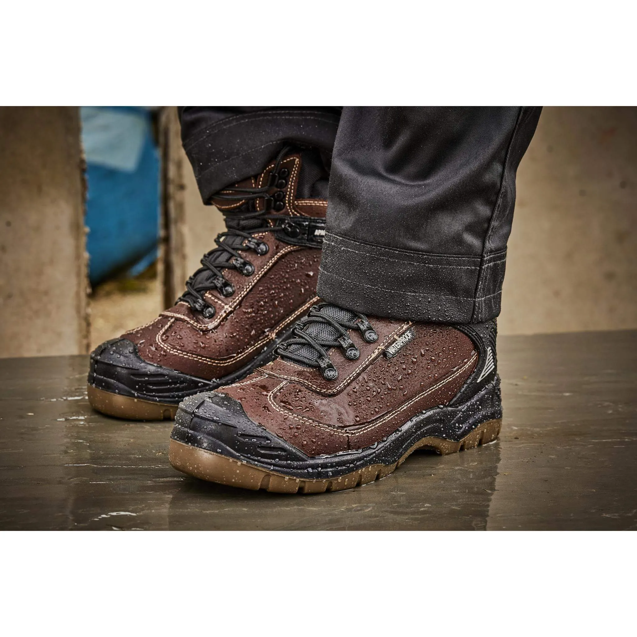Apache RANGER Special Offer Pack - Apache RANGER Waterproof Safety Hiker Boots   3 Pairs Work Socks
