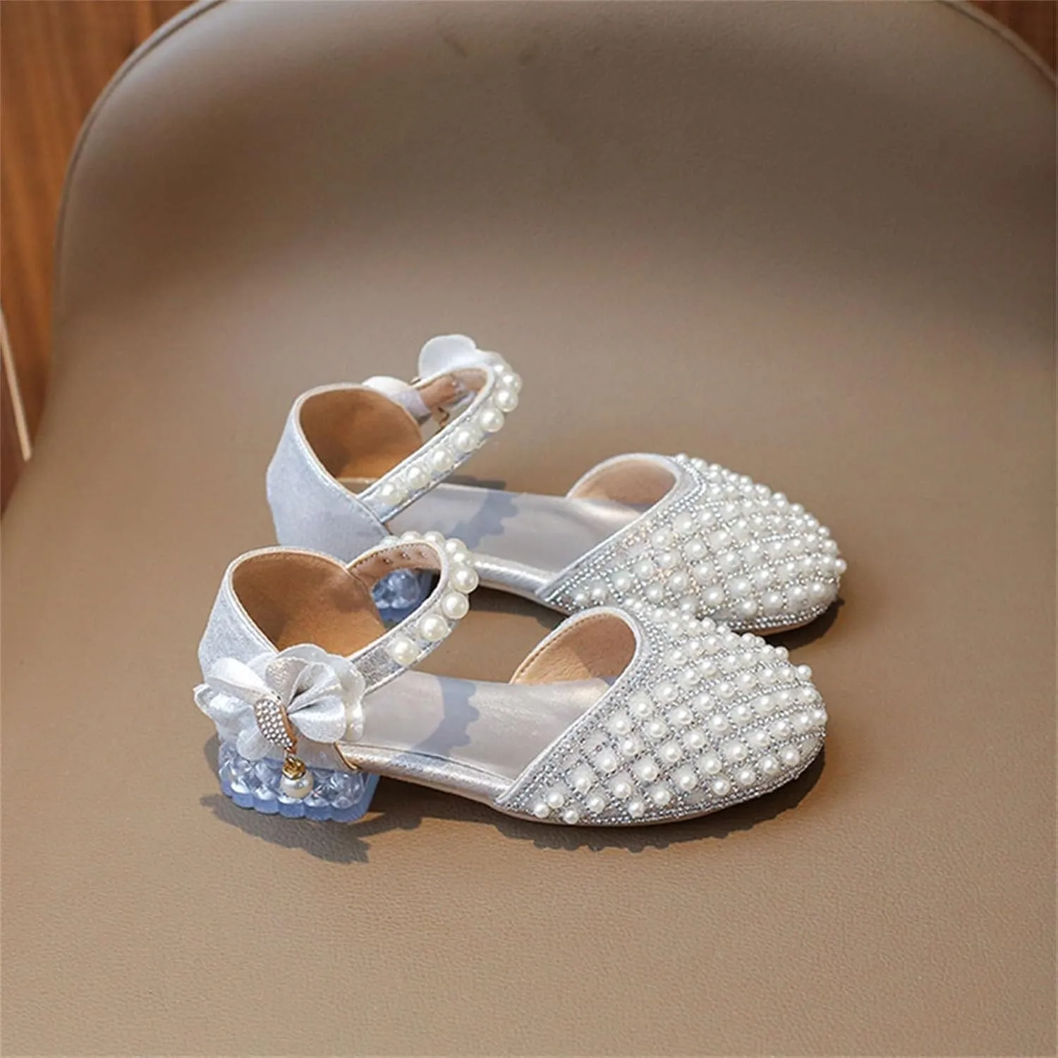 Girls Glitter Pearl Sandals Closed Toe Adjustable Bow Straps Mary Jane Princess Shoes Kids Dress up Sandals for Wedding