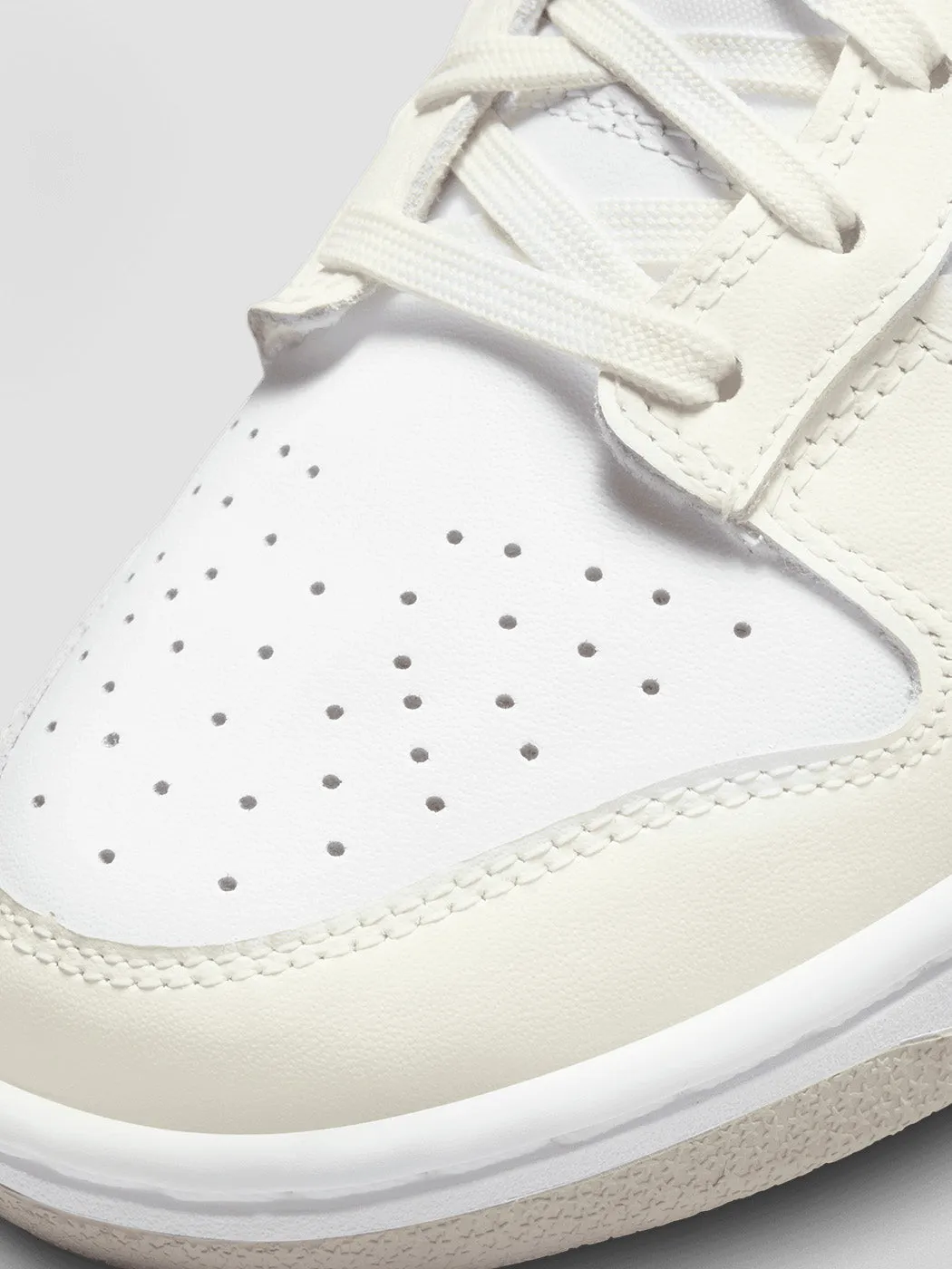 Nike Dunk Low - White/Sail-White